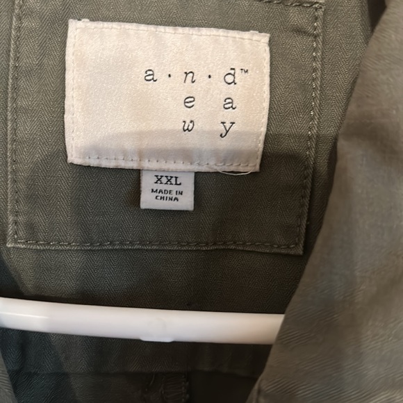 Army green vest with zipper, pocket - Picture 2 of 6